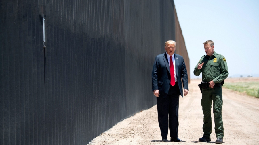 Trump Commemorates 200th Mile of New Border Wall