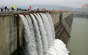China in Focus (Nov. 27): Three Gorges Dam Used to Fill Official’s Pockets