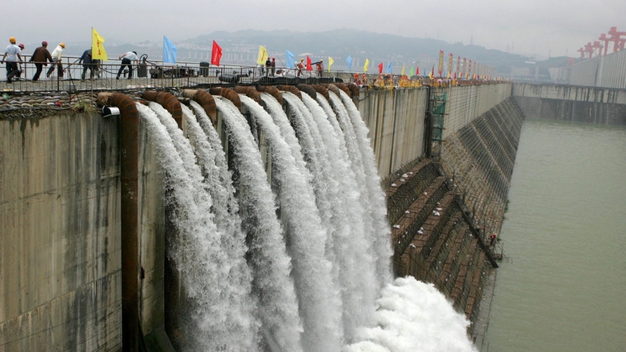 China in Focus (Nov. 27): Three Gorges Dam Used to Fill Official's Pockets