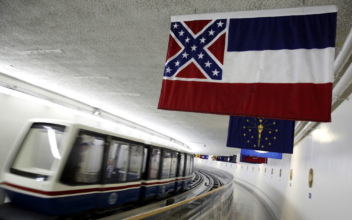 Mississippi Governor Signs Bill Removing State Flag With Confederate Emblem