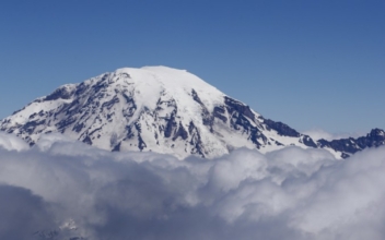 Skiers Body Recovered at Mount Rainer National Park 3 Weeks After Apparent 200-Foot Fall