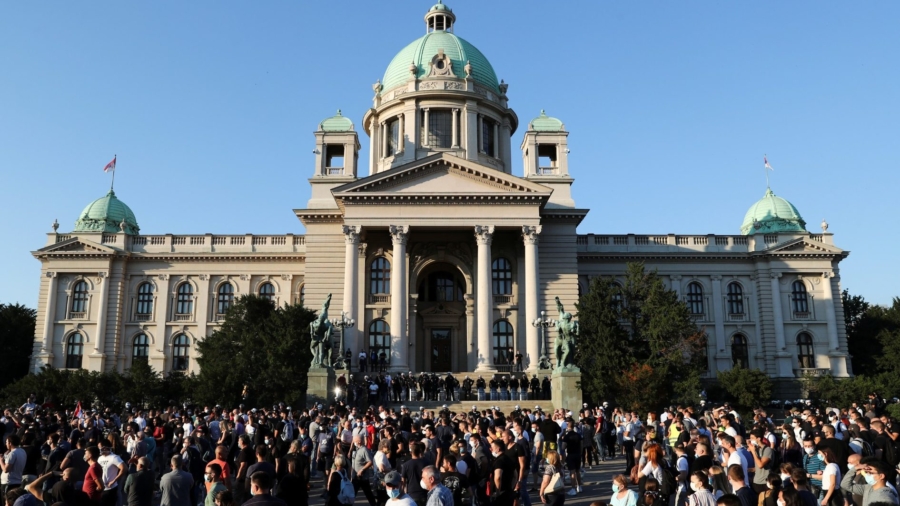 Thousands Protest Against Serbian Leader Despite Warnings of Virus Risk