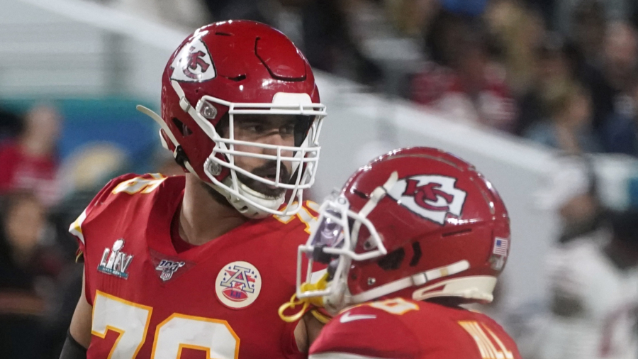 Chiefs’ Duvernay-Tardif First to Opt Out of 2020 NFL Season