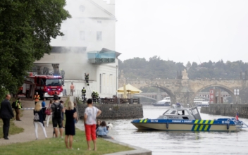 Fire Hits Museum Kampa in Prague, Smoke Reaches Exhibitions