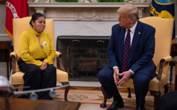 Trump Meets With Family of Slain Fort Hood Soldier Vanessa Guillen, Offers to Pay for Funeral