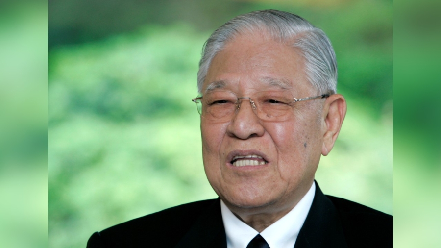 Taiwan’s ‘Mr Democracy’ Lee Teng-Hui Dies Aged 97 in Taipei