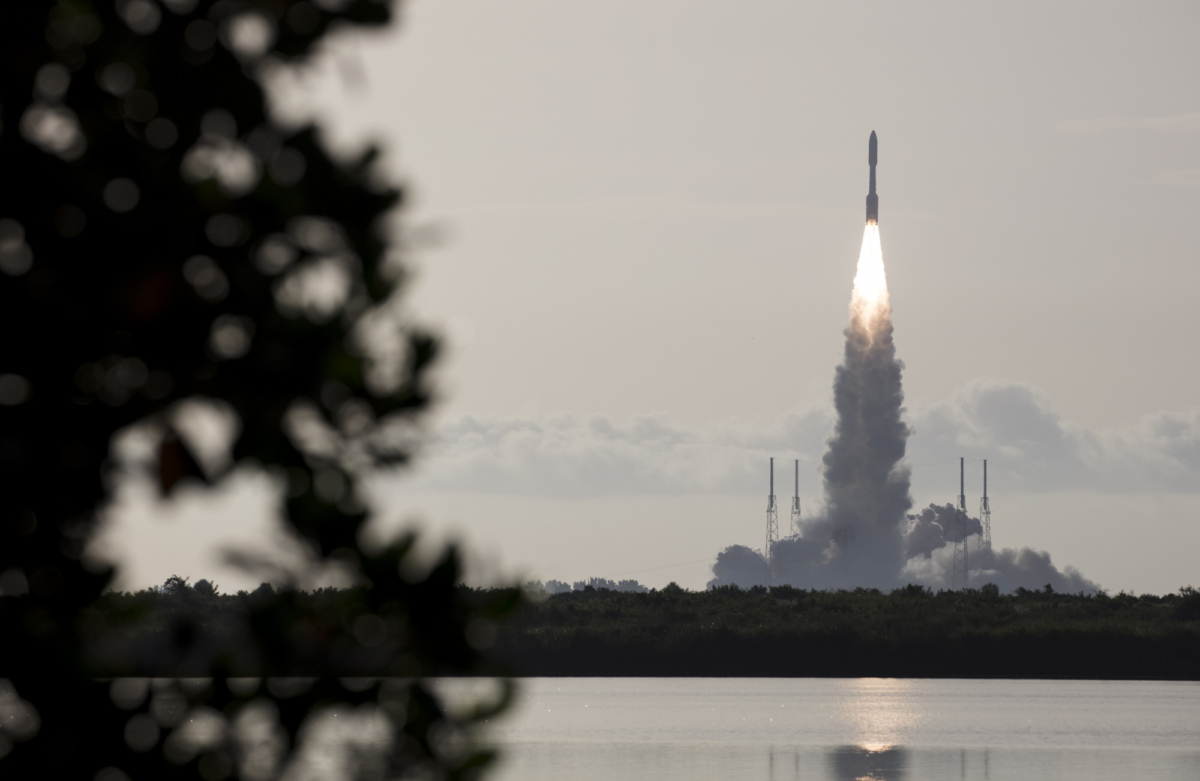 A United Launch Alliance Atlas V rocket launches at Space Launch Complex 41 at the Cape Canaveral Air Force Station, in Cape Canaveral, Fla., on July 30, 2020. (Joel Kowsky/NASA via AP)