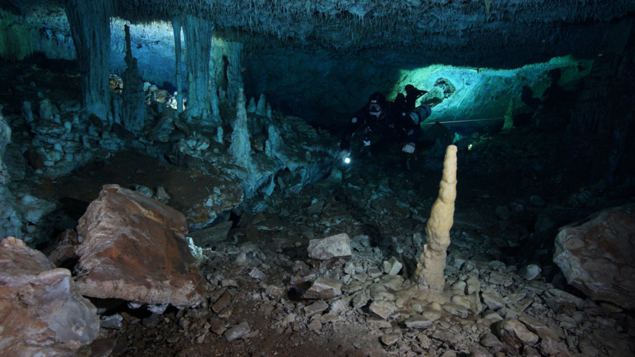 Prehistoric Ochre Mining Operation Found in Submerged Mexican Caves