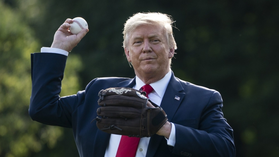 Trump to Throw First Pitch at Upcoming Yankees Game