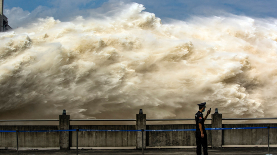 Three Gorges Dam to Face Biggest Threat