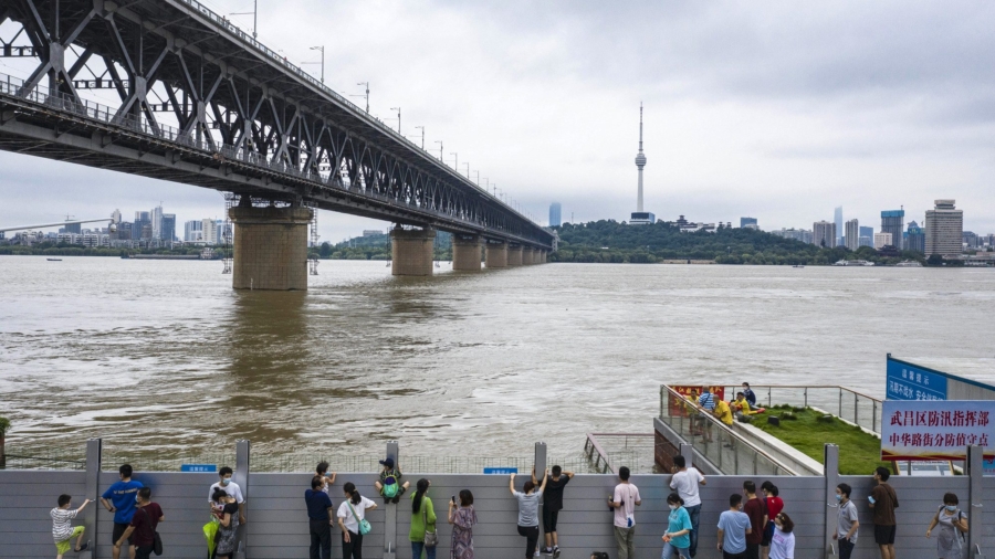 China in Focus (July 13): Yangtze River Hits Highest Flow Rate in a Century