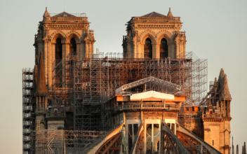 Notre Dame’s Restorers Consult History