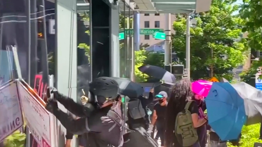 Rioters Damage Property, Injure Police Officers in Seattle