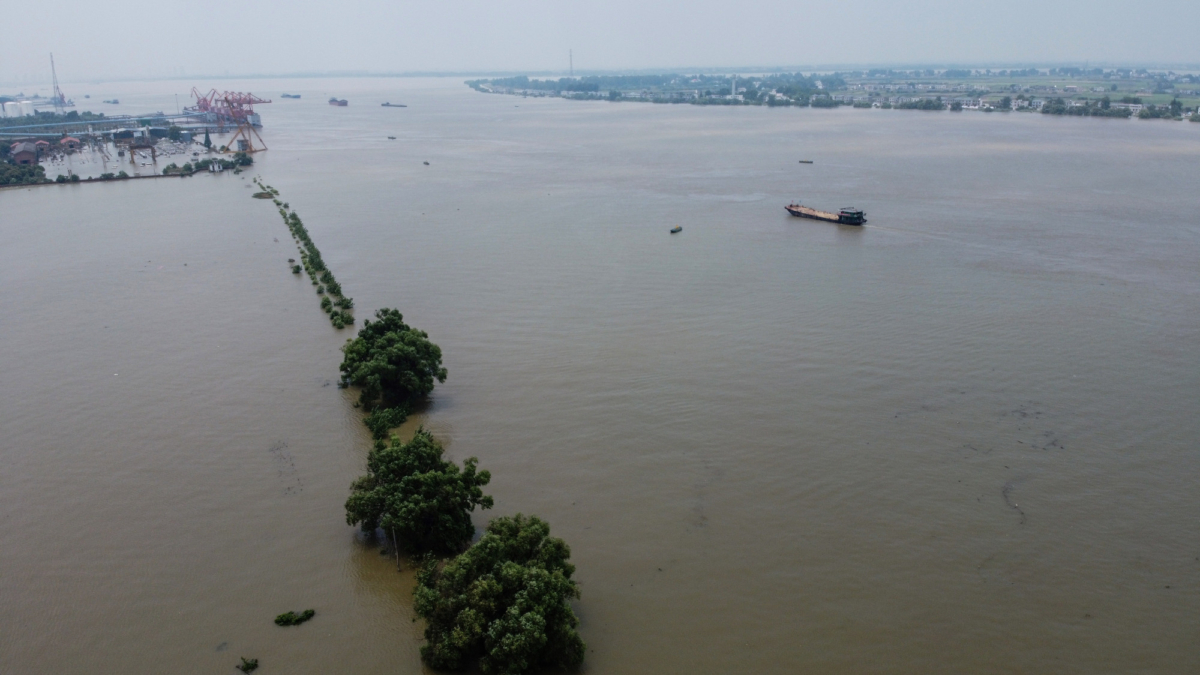 the swollen Yangtze River