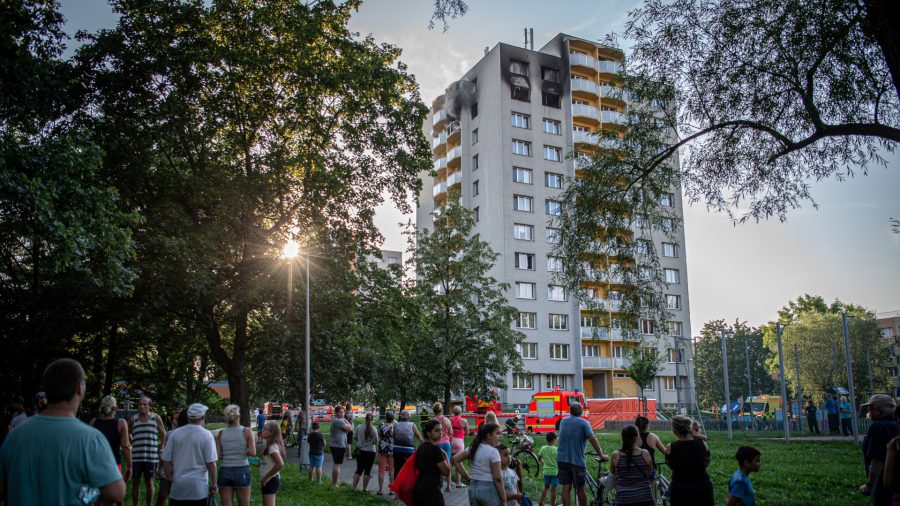 Czech Apartment Fire Kills 11, Including Three Children: iDNES.cz