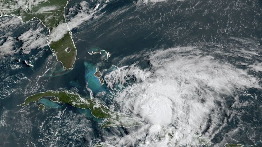 Hurricane Isaias Strengthens Slightly as It Bears Down on Florida