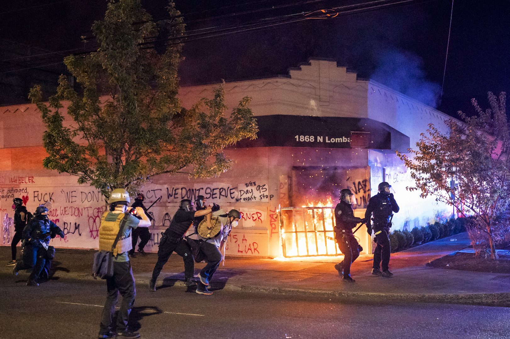 Portland Rioters Smash Windows, Break Into Business During March to Mayor’s Home