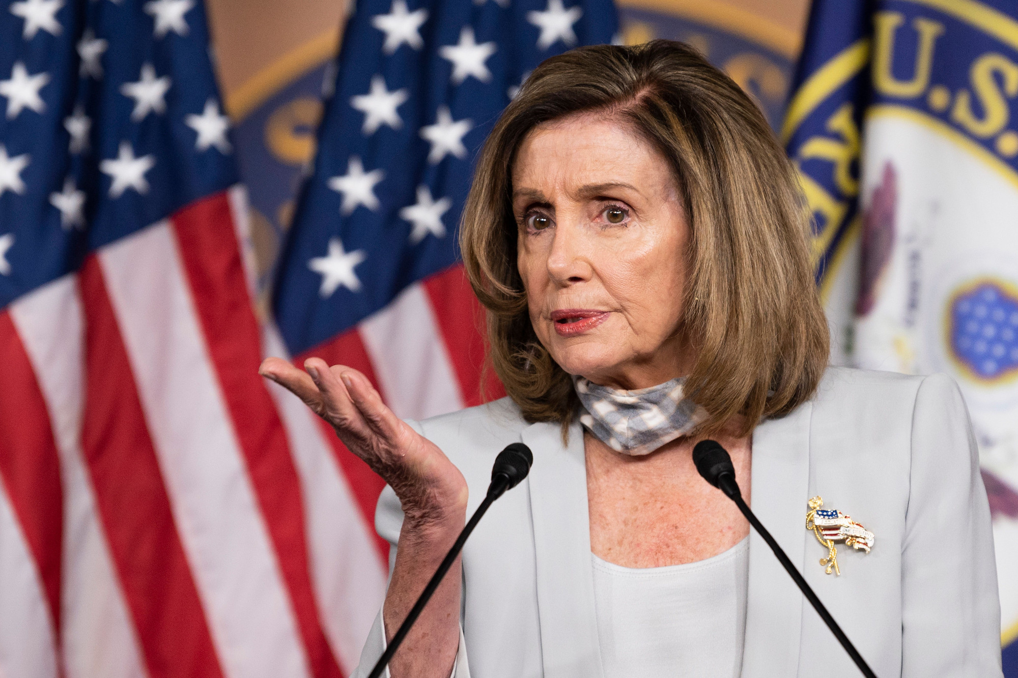 Pelosi Filmed Visiting Hair Salon, Shuttered by COVID-19 Restrictions, for Blow-Out