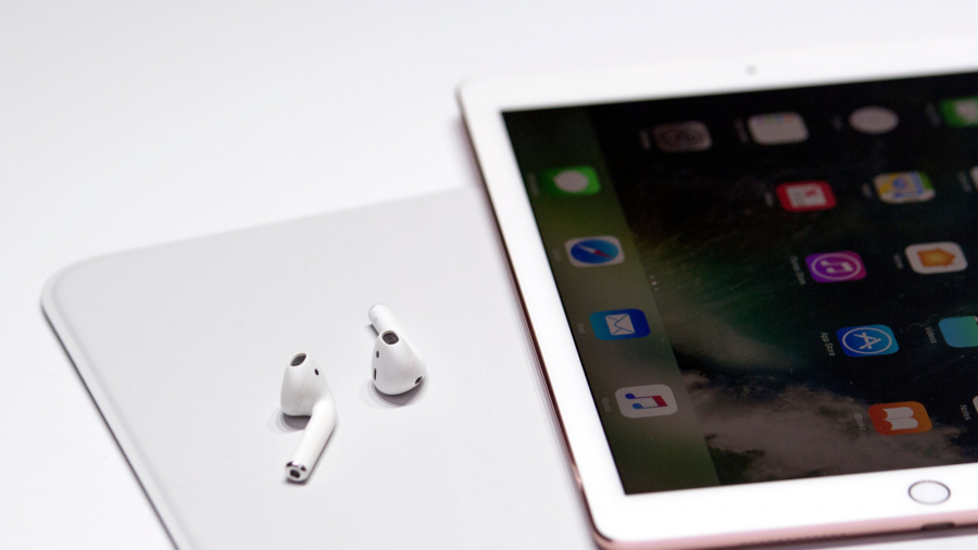 US Seizes Fake Apple Products From China
