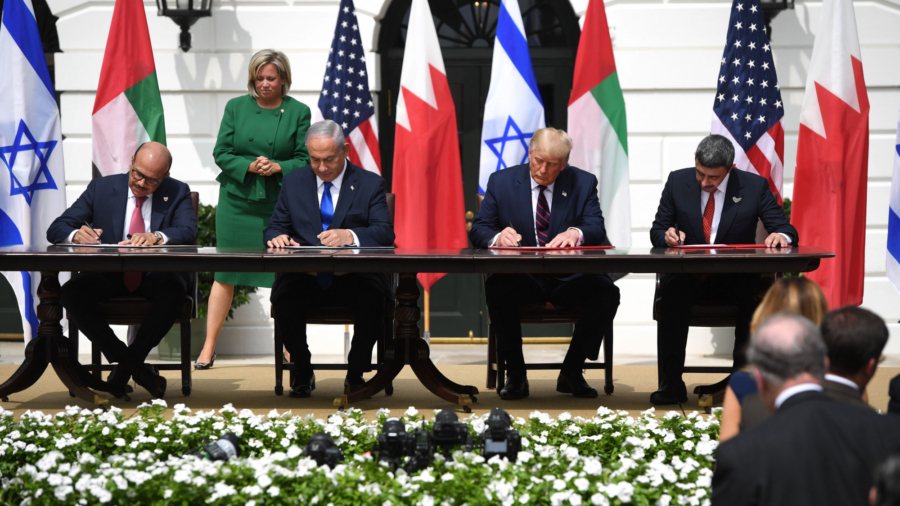 Middle-East Leaders Sign Peace Deals