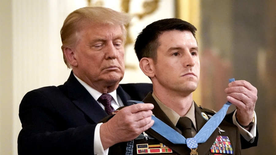 Trump Signs Bill to More Than Triple Pensions for Medal of Honor Recipients