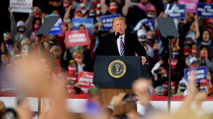 Trump Praises Energy Independence, Says He Is ‘All for Fracking’ at Packed Pennsylvania Rally
