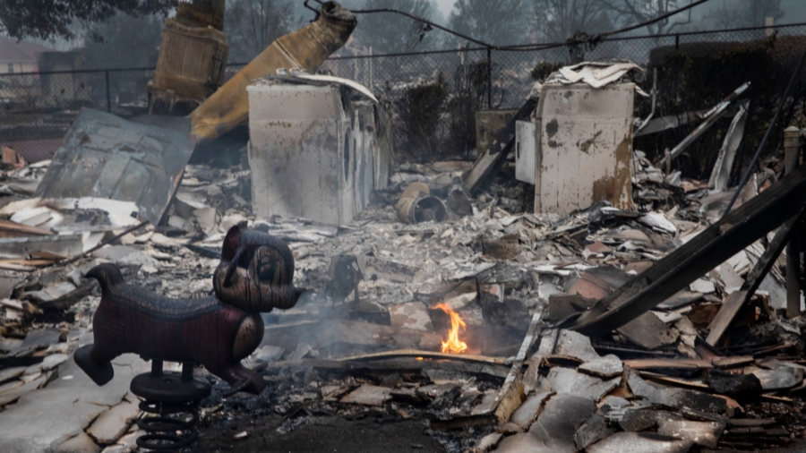 Oregon Inmates Battle Wildfires