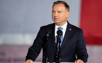 Polish President Vetoes Media Bill