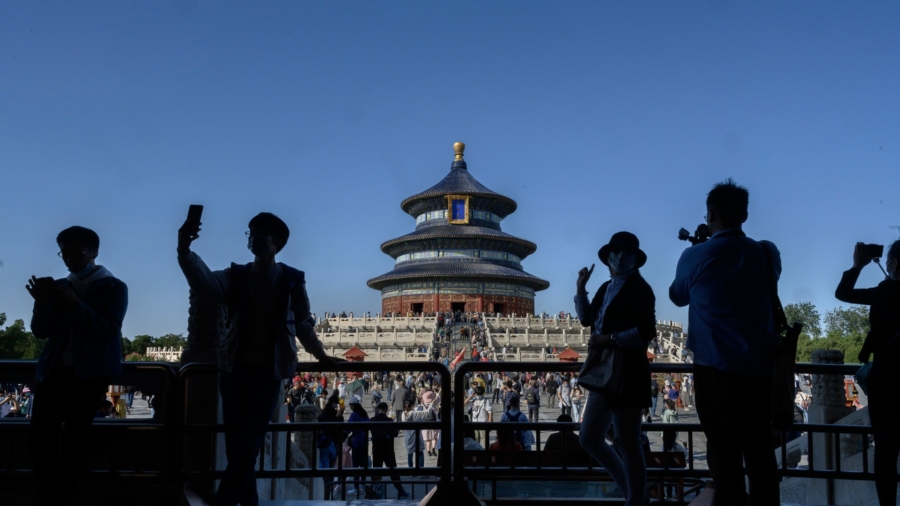Chinese Holiday, Popular Tourist Spots See Surge