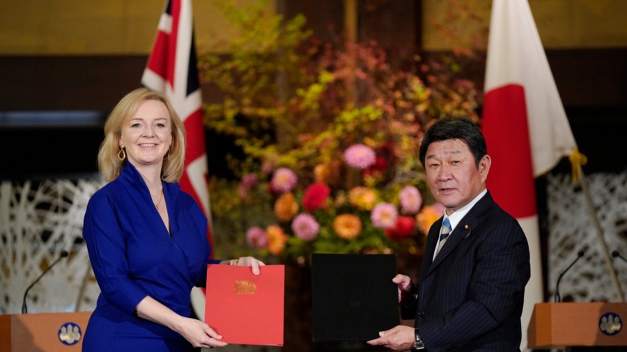 Japan, Britain Sign Free Trade Deal for Post-Brexit Era