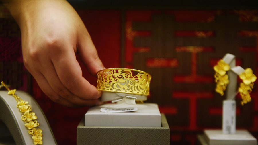 Insider Exposes China's Fake Gold Scandal
