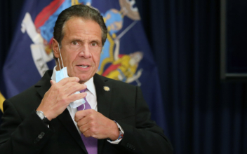 Cuomo Could Ban New York Indoor Dining if Hospital Rates Don’t Stabilize