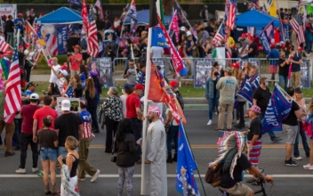 Massive Pro-Trump Event Held in Beverly Hills, California