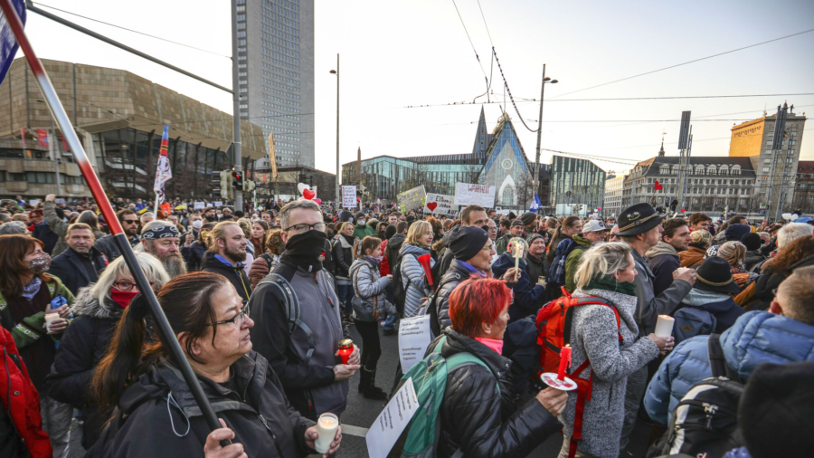 Lockdown Protesters in Germany See Parallels to 1989 Freedom Movement