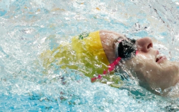 In-form McKeown Smashes Short Course 200 Meter Backstroke Record