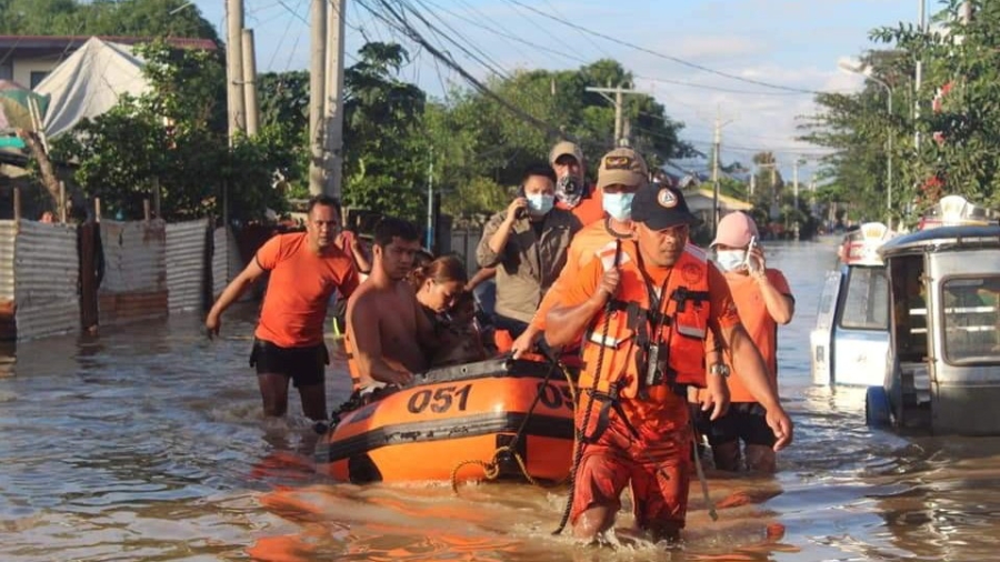 Vietnam Braces for Typhoon Vamco, 53 Dead in Philippines