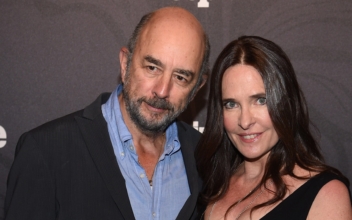 ‘West Wing’ Actor Richard Schiff and Wife Sheila Kelley Test Positive for CCP Virus