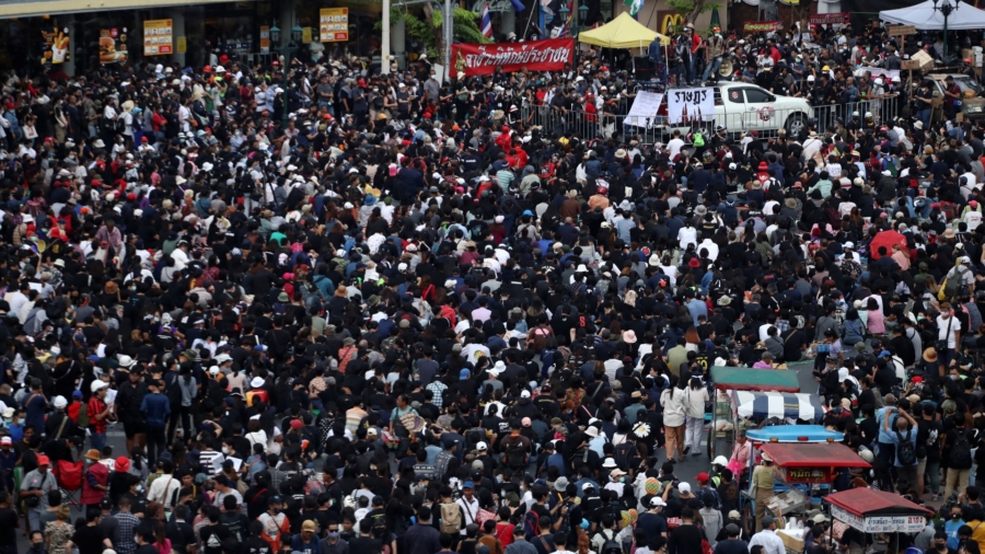 Thai Police Block Protesters Seeking Royal Reforms