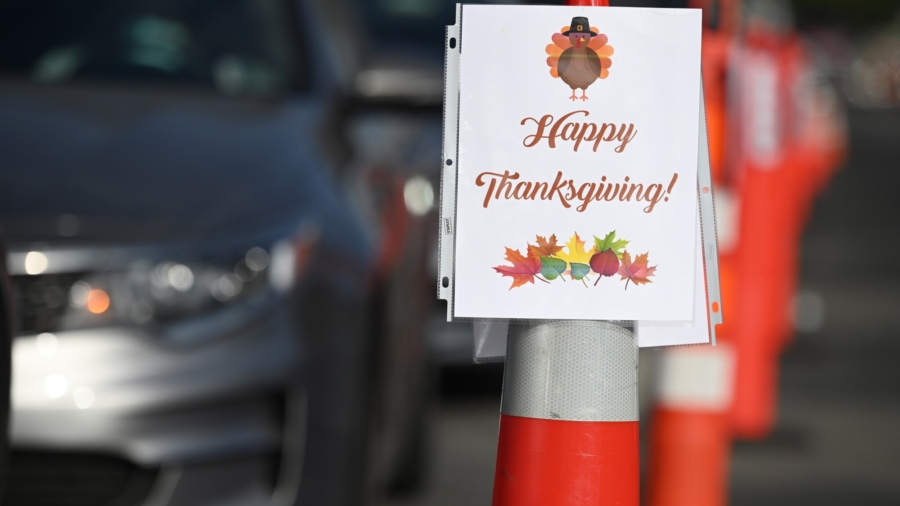Americans Order Thanksgiving Dinner to Go