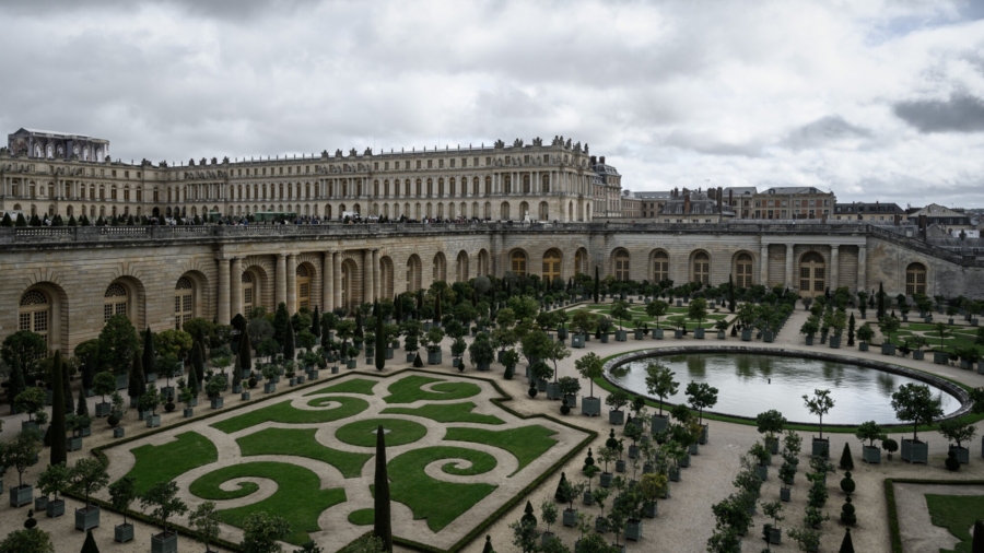 Gardens of Versailles: Statues of Gods and Kings