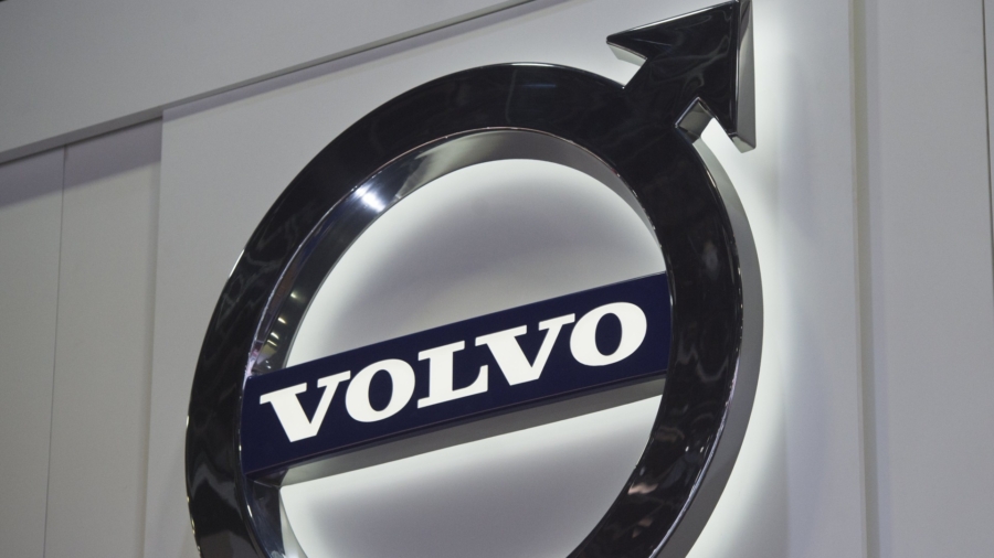 Volvo Recalls 54,000 US Vehicles for Air Bag Defect Linked to One Death