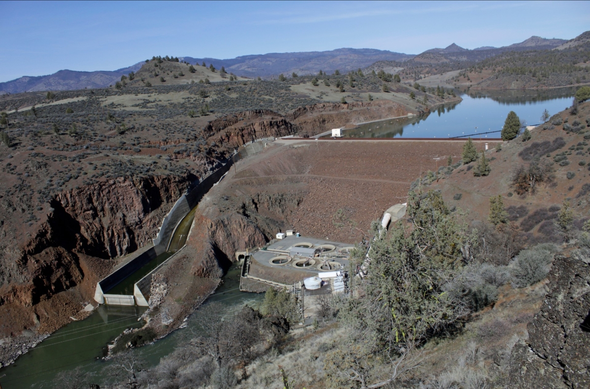 The Iron Gate Dam, powerhouse, and spillway are on the lower Klamath River near Hornbrook, Calif., on March 3, 2020. (Gillian Flaccus/File/AP Photo)