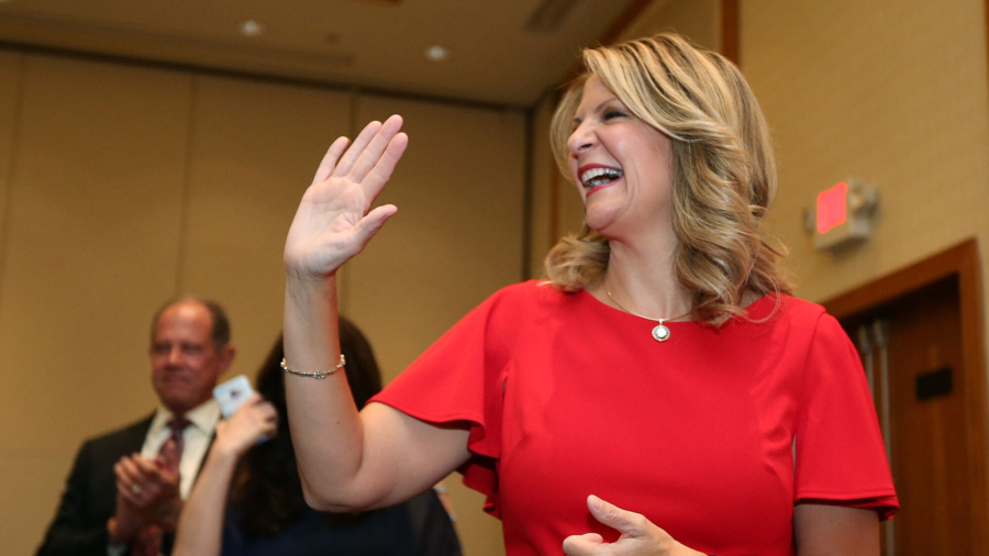 Ward Reelected as Arizona GOP Chairwoman After Trump Endorsement