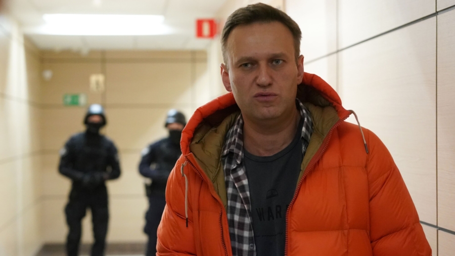 Russian Opposition Leader Alexey Navalny Dupes Spy Into Revealing How He Was Poisoned