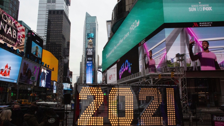 2021 Numerals Arrive in Times Square