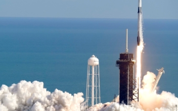 Double Dragons: SpaceX Launches Space Station Supplies
