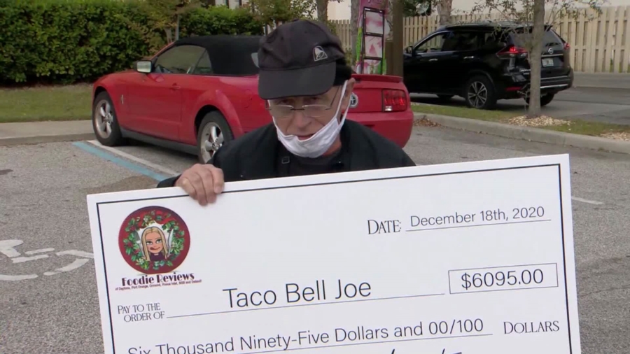 A 70-Year-Old Employee Known As ‘Taco Bell Joe’ Received a $6,000 Tip From His Community
