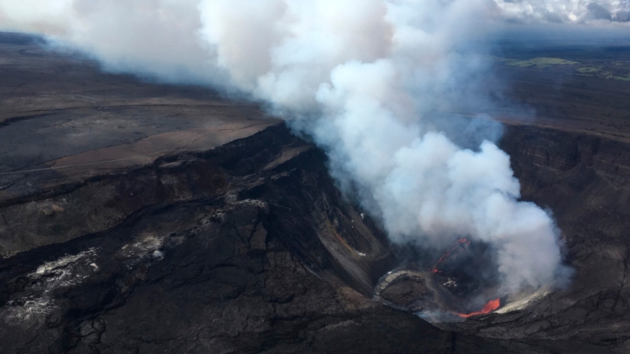 Lava Lake Forms as Hawaii Volcano Erupts After 2-year Break