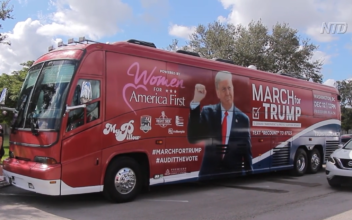 Florida: Trump Supporters Kick Off Bus Tour