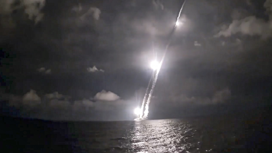 Russian Nuclear Submarine Test-Fires 4 Missiles